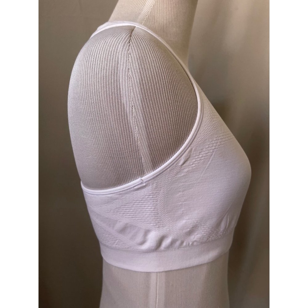 Hanes Sports White Textured Breathable Thick Supportive Sports Bra - Picture 5 of 10